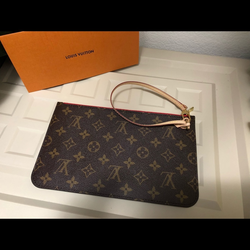 Authentic Brand new Neverfull MM Pouch 2019